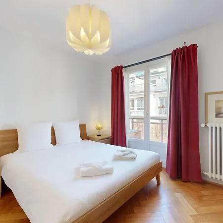 Bright Flat In The Heart Of *